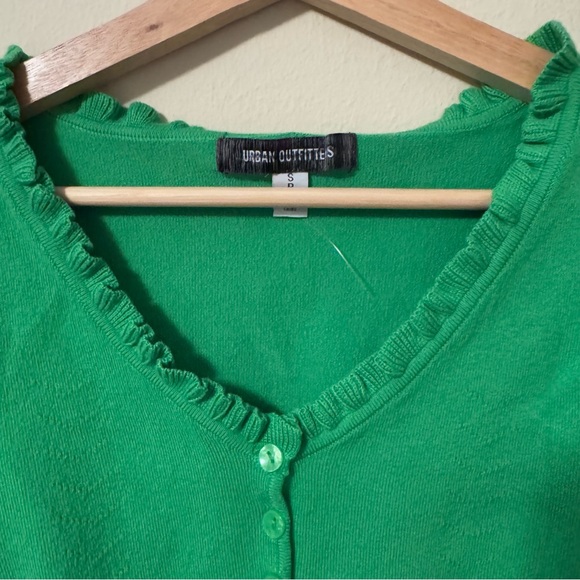Urban Outfitters green cropped cardigan Size Small - Picture 3 of 4